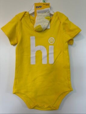 M&M'S Yellow Baby Onesie with White "hi" Graphic and Matching Socks